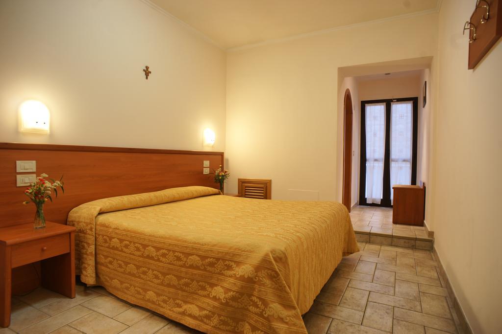 Albergo La Rocca Assise Chambre photo